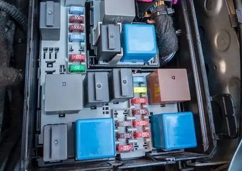 汽车保险丝有什么作用？