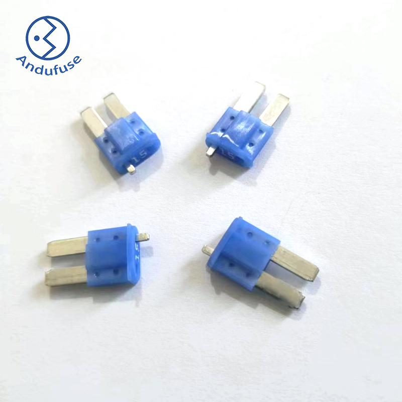 MCRO2单缺角15A-带LOGO